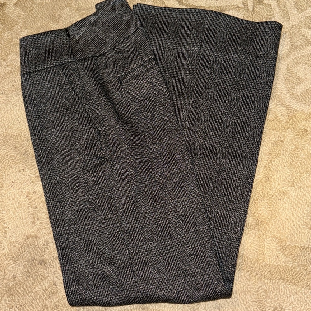 Cabi straight leg dress pants poly rayon blend zipper side, size 2